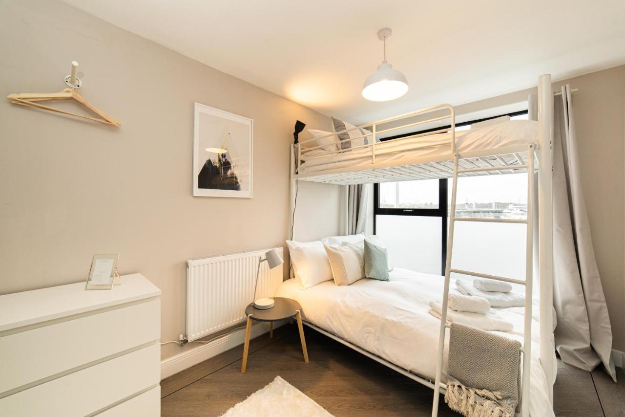 Beautiful Two Bedroom Harbour Side Apartment Poole Luaran gambar