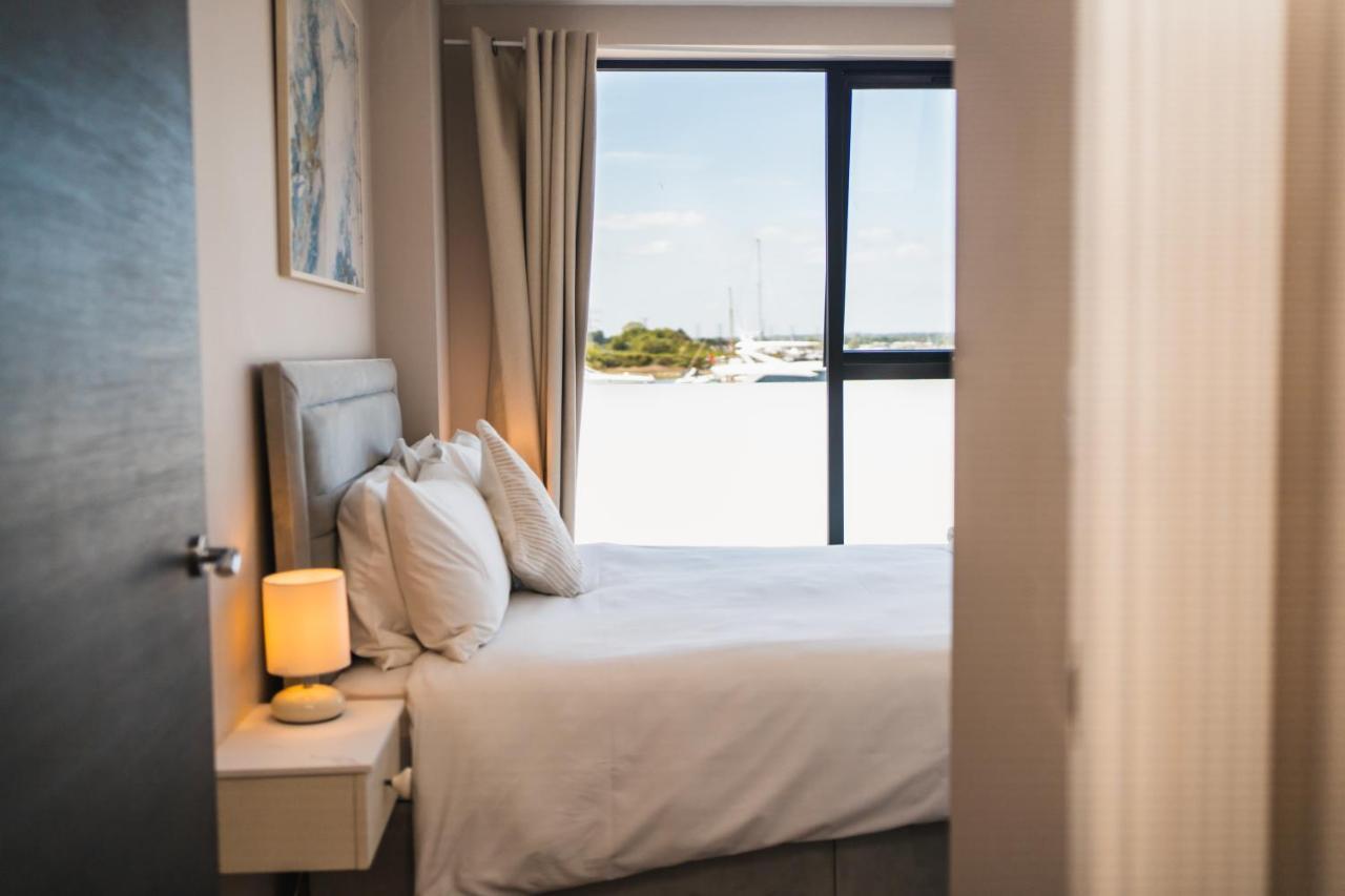 Beautiful Two Bedroom Harbour Side Apartment Poole Luaran gambar