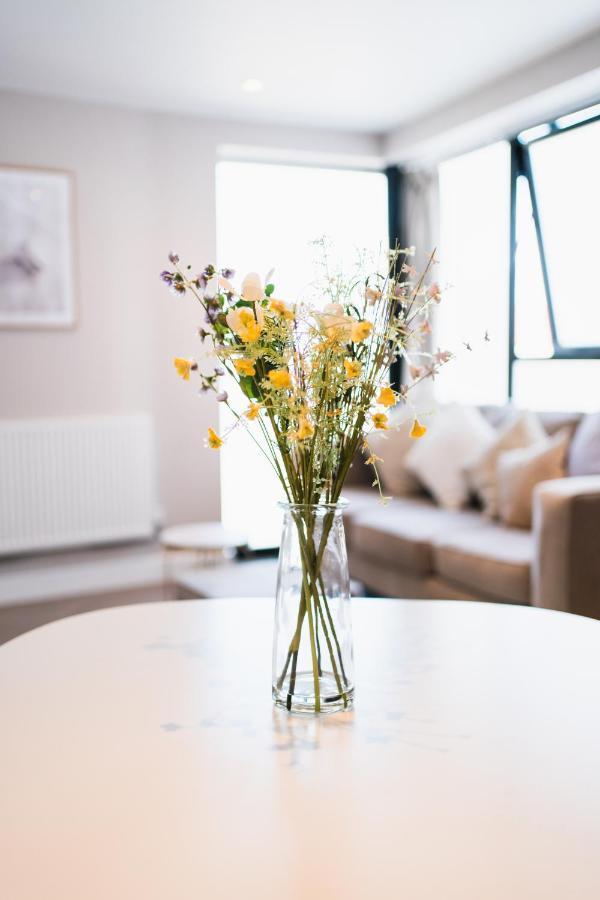Beautiful Two Bedroom Harbour Side Apartment Poole Luaran gambar